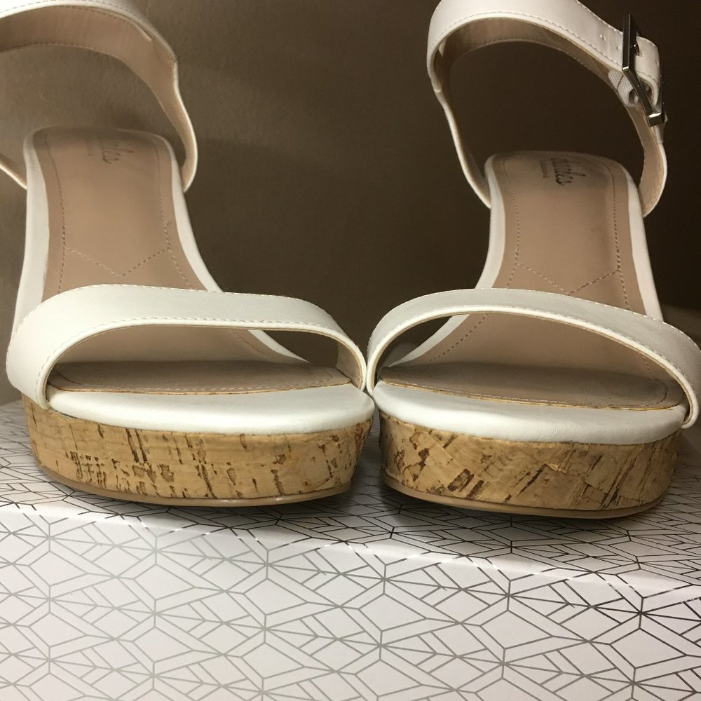 CHARLES BY CHARLES DAVID "Lambert" Cork heeled sandal - Picture 9 of 14